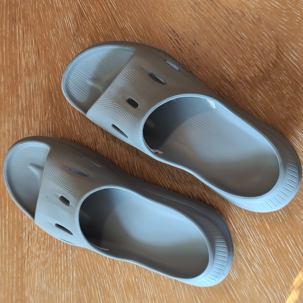 Men's Hoka Slides Grey
